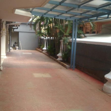 A.R Residency Hotel Chennai Bagian luar foto