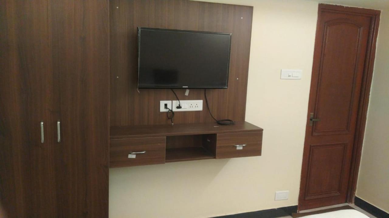 A.R Residency Hotel Chennai Bagian luar foto