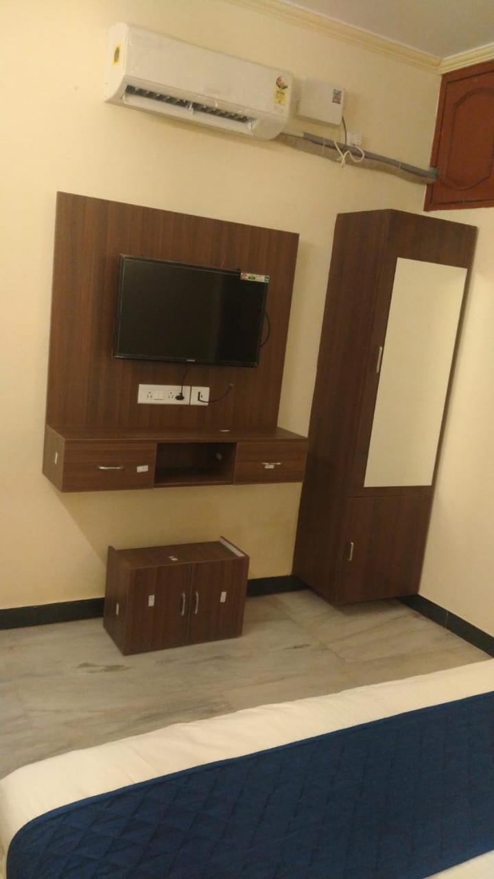 A.R Residency Hotel Chennai Bagian luar foto