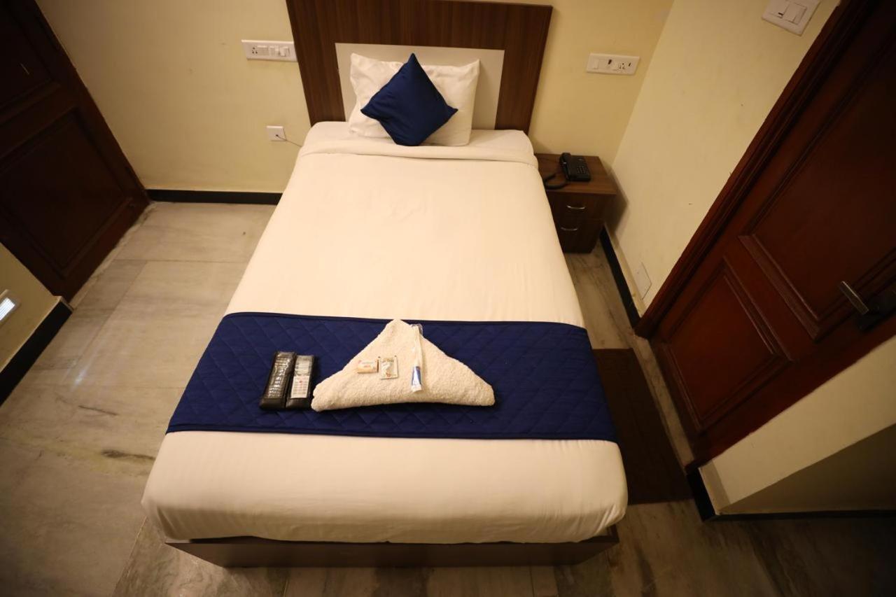 A.R Residency Hotel Chennai Bagian luar foto